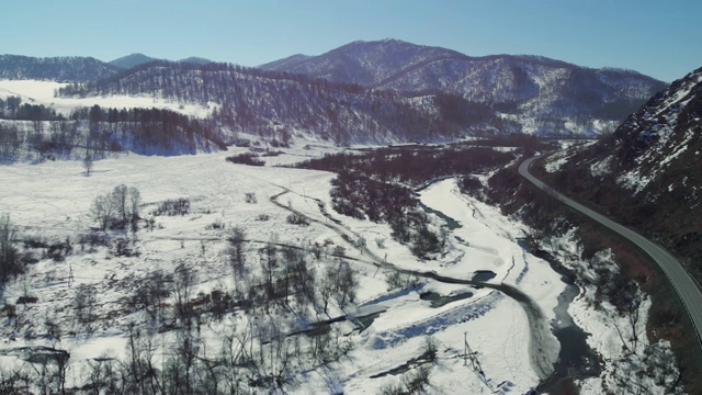 冬季景观中的道路视频素材