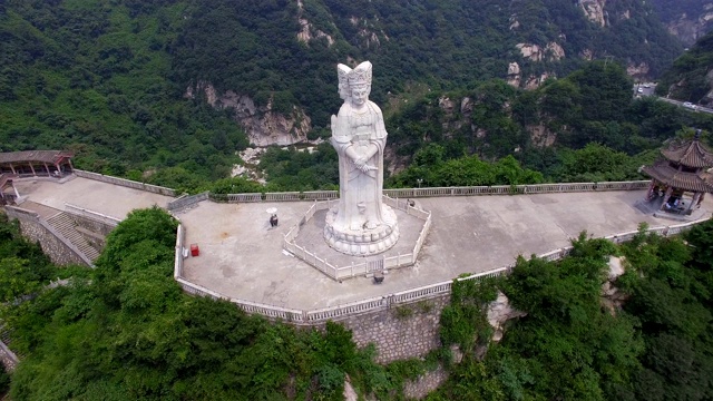 鸟瞰观音寺佛像，西安，陕西，中国。视频素材