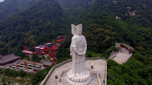 鸟瞰观音寺佛像，西安，陕西，中国。视频素材