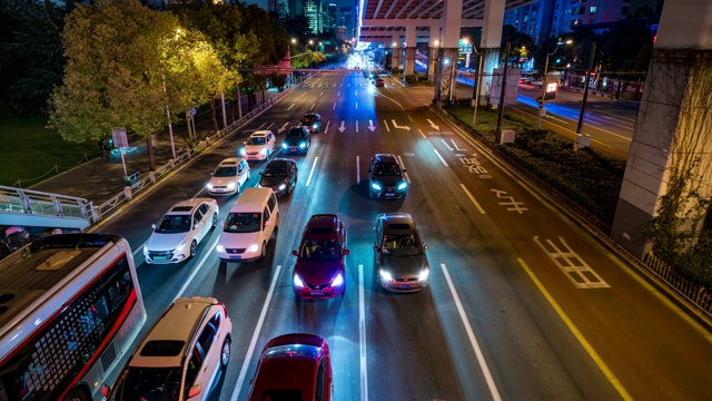 城市夜间交通视频素材