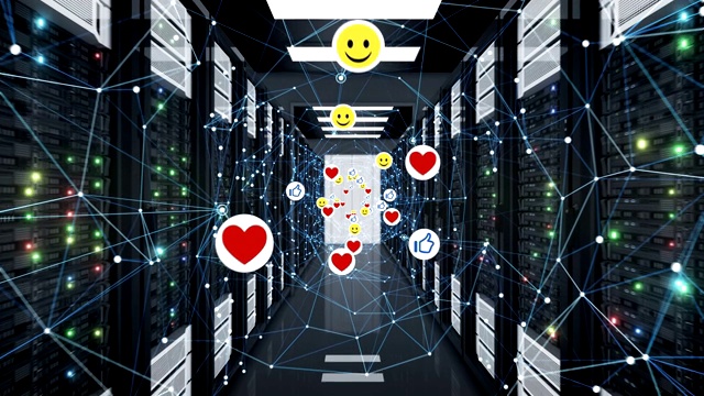 Social Media Icons with Network Grid in Server Room Seamless。微笑，竖起大拇指和心形符号在数据中心循环3d动画。视频素材