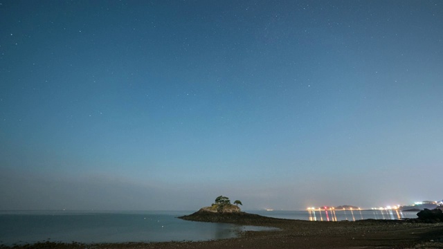 全罗南道省布安枪的索尔瑟姆岛(它是著名的日落宫殿)的夜景视频素材