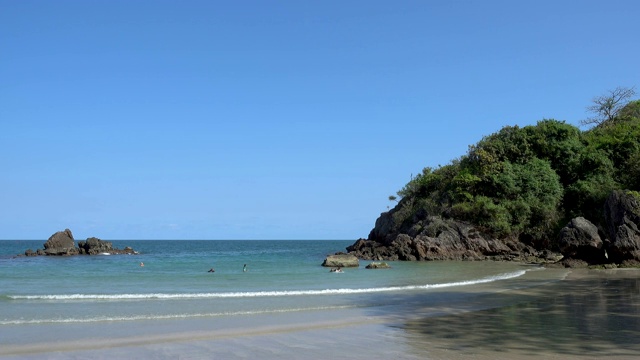 2019年2月18日，泰国宝通浪湾，碧蓝碧蓝的大海。视频素材