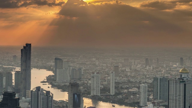 夕阳下的曼谷乔普拉亚河视频素材