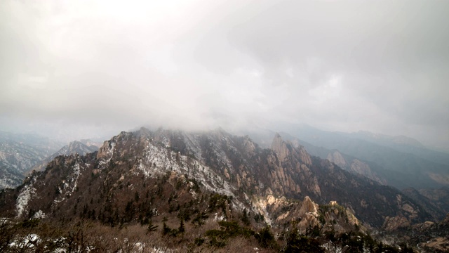 德岳山(国家公园)公雍岭雪景视频素材