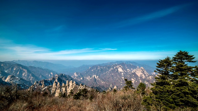 德岳山(国家公园)龙长城岭雪景视频素材