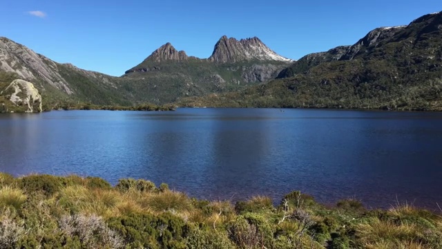 澳大利亚塔斯马尼亚岛的摇篮山和鸽子湖景观视频素材