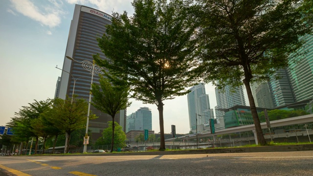 吉隆坡晴天火车站区交通街道全景4k时间间隔马来西亚视频素材