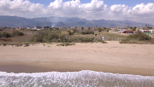 西班牙巴伦西亚地中海海岸的鸟瞰图视频素材