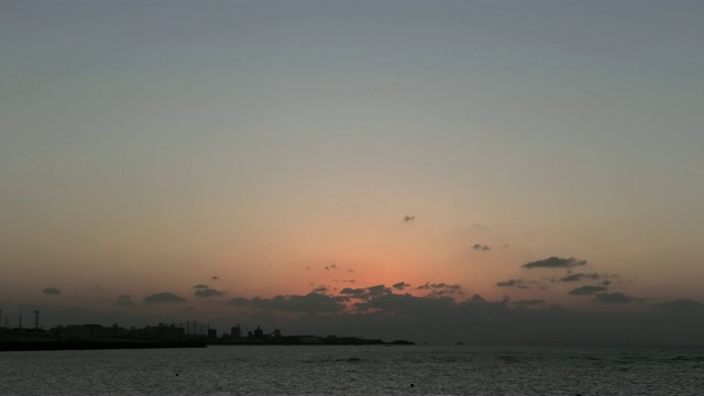 冲绳宜野湾海岸的日落视频素材