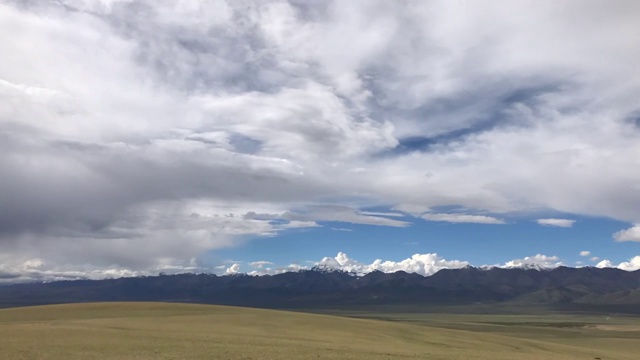 西藏阿里地区冈仁波齐山的日落视频素材