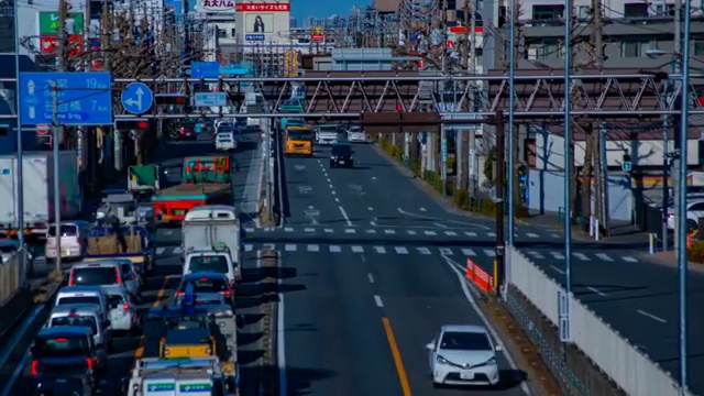 在东京奈日的八原路口，交通堵塞的时间流逝视频素材