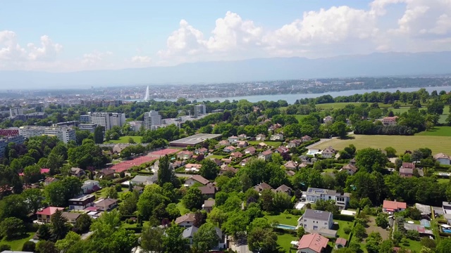 空中录像，日内瓦，瑞士-喷泉，日内瓦湖和住宅视频素材