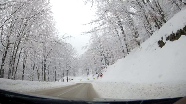 雪开车视频素材