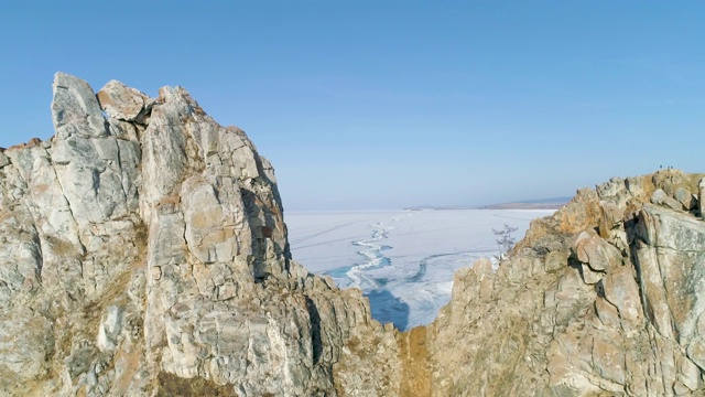 奥洪岛贝加尔湖宁静的鸟瞰图著名的旅游景点。视频素材