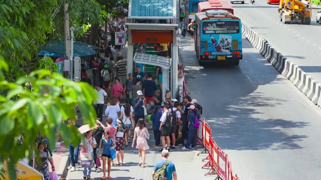 时光流逝:游客与游客人群。视频素材