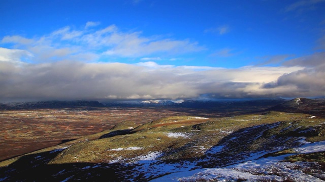 风景与云彩在Dovrefjell -挪威视频素材