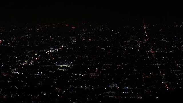 7月4日晚上洛杉矶的高架景观视频素材