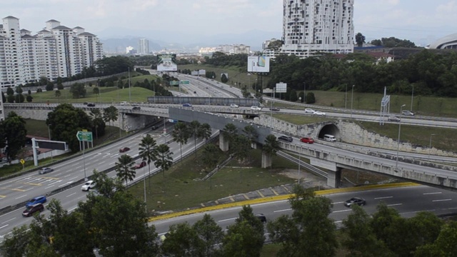 繁忙的吉隆坡高速公路提速视频素材