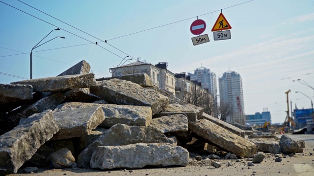 地震后被摧毁的城市视频素材