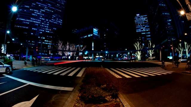 夜深人静的新宿十字路口视频素材