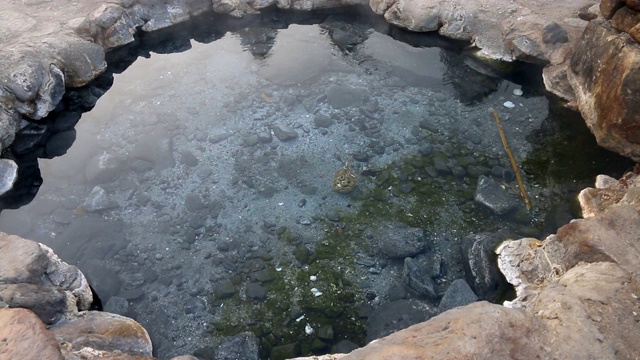 温泉、天然矿泉水。视频素材