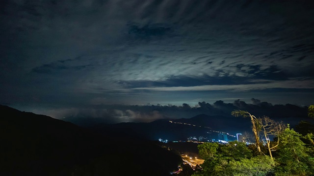 云顶高地午夜场景。视频素材