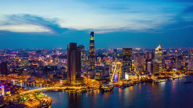 从白天到夜晚，胡志明市天际线的流逝视频素材