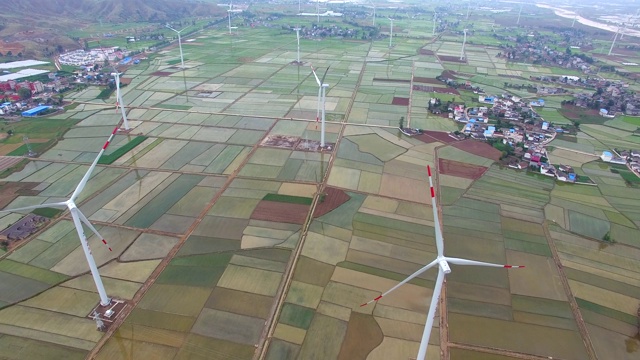 中国四川西昌风电场景观的航空摄影视频素材