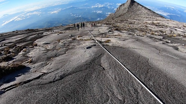 基纳巴卢山攀升。视频素材