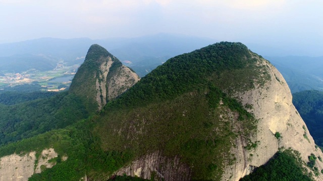 吉安枪麦三省公园的双峰景色视频素材