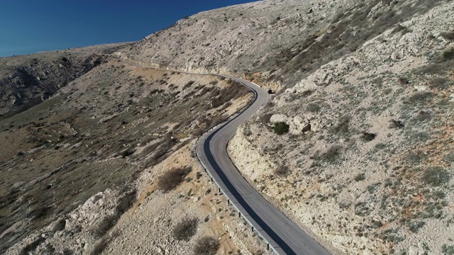 Krk岛道路鸟瞰图视频素材