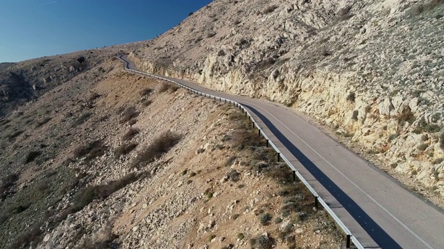 Krk岛道路鸟瞰图视频素材