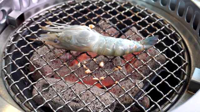 餐馆里的韩式烧烤视频下载