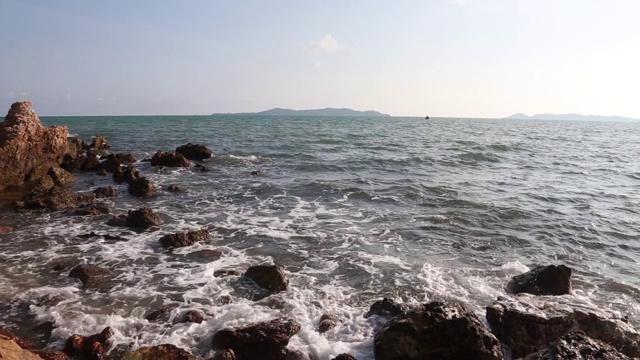 岩石，水，波浪，风，海边视频素材