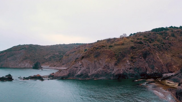 鸟瞰图海洋和大衣线视频素材