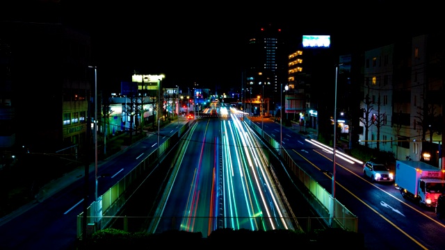 日本东京奈日市八原路口附近的市中心街道视频素材