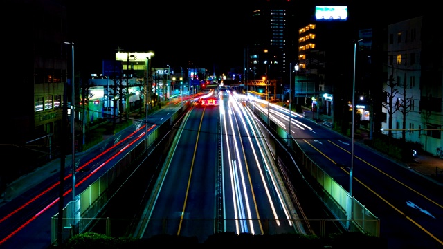 日本东京奈日市八原路口附近的市中心街道视频素材