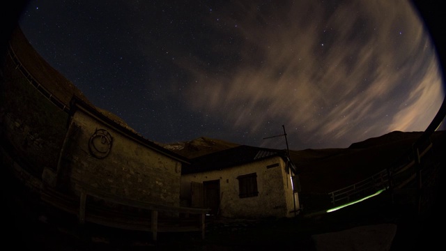 时间流逝——高山中的夜晚视频下载