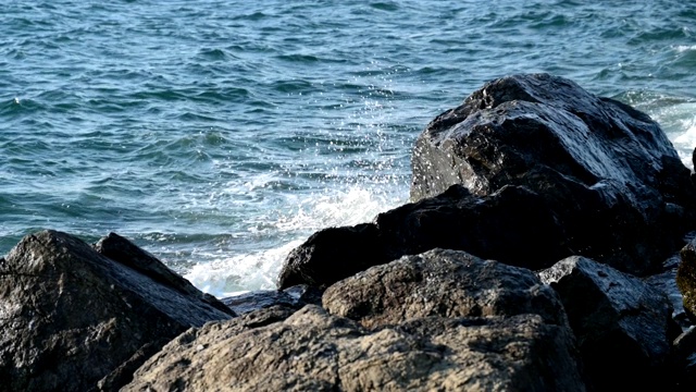 海浪在海边。视频素材