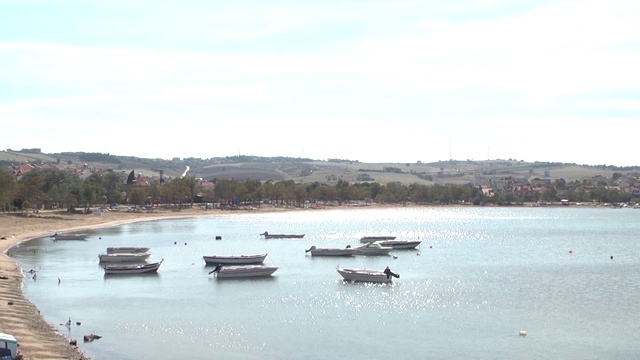 卡纳卡莱海峡，海岸线和卡纳卡莱的船只的一般观点。
Canakkale /土耳其10/12/2013视频素材