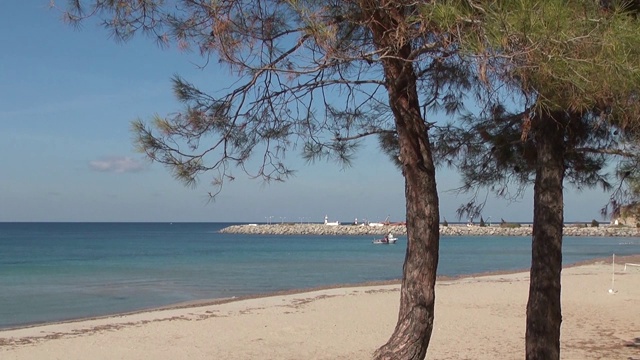 卡纳卡莱海峡，海岸线和卡纳卡莱的船只的一般观点。
Canakkale /土耳其10/12/2013视频素材