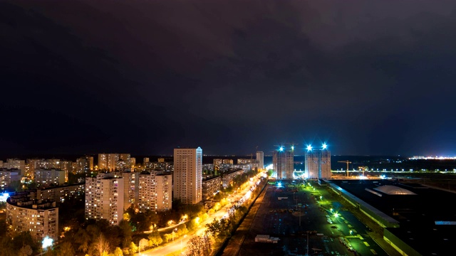 城市上空由夜到日的过渡。时间流逝视频素材