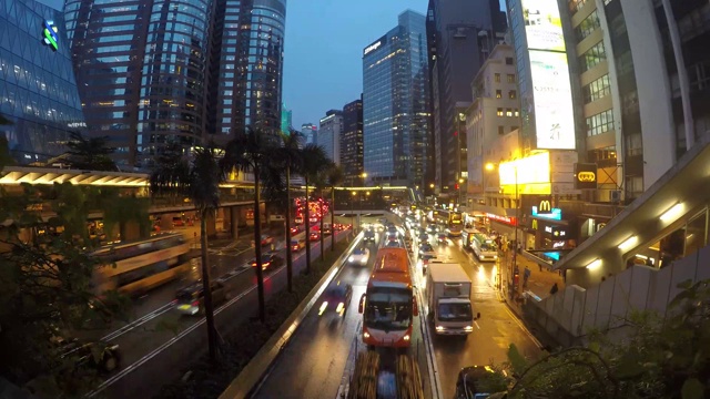 香港，夜间交通延时。视频素材