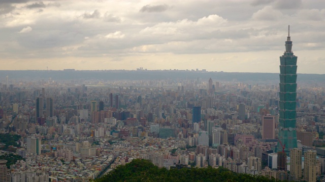 白天台北市景市中心山顶全景4k台湾视频素材