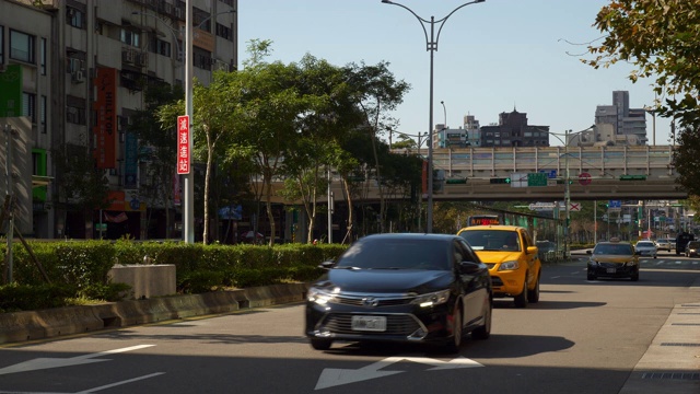 晴天台北市交通街道全景4k台湾视频素材