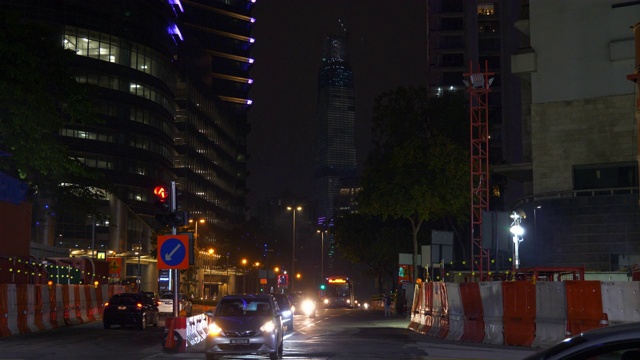 夜间照明吉隆坡市中心交通街道全景4k马来西亚视频素材