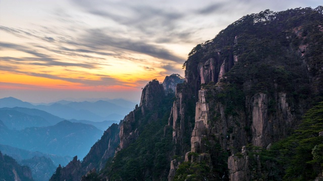 4K时间流逝日落风景黄山国家公园，雾景，(黄山)安徽，中国视频素材