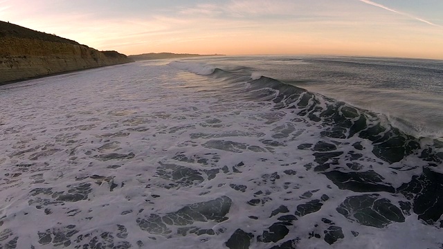 Torrey Pines海滩波浪视频素材