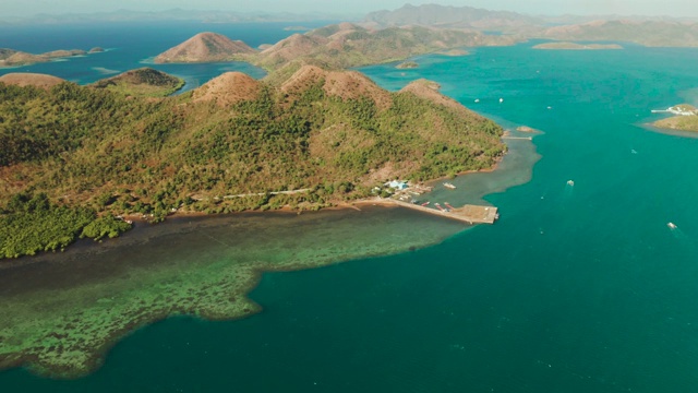 热带岛屿和泻湖海景。、菲律宾巴拉望视频素材